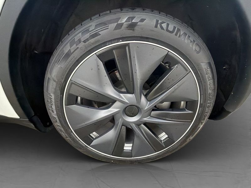 Tesla Model Y bild 26