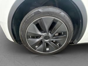 Tesla Model Y bild 25