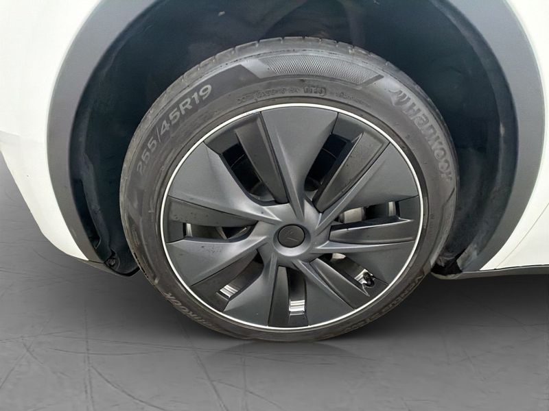 Tesla Model Y bild 25