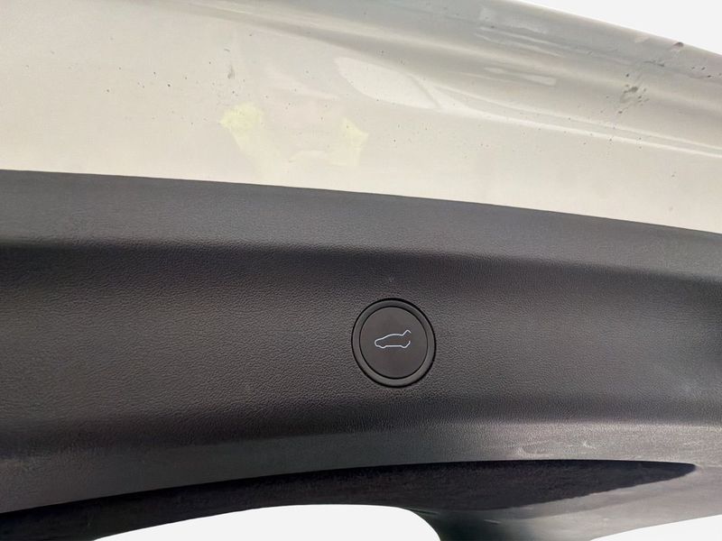 Tesla Model Y bild 13
