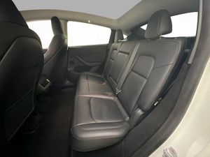 Tesla Model Y bild 16