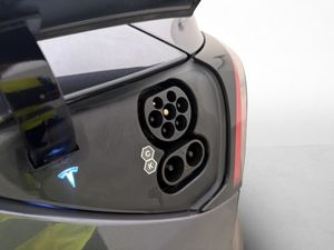 Tesla Model 3 bild 10