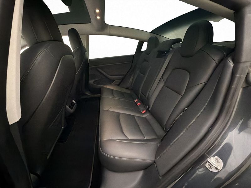 Tesla Model 3 bild 16
