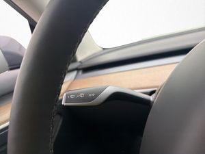 Tesla Model 3 bild 20