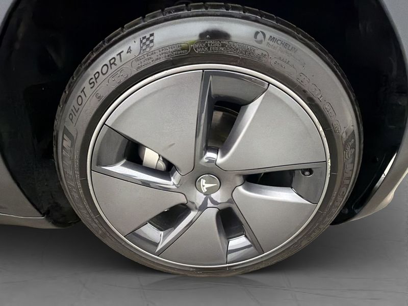 Tesla Model 3 bild 34