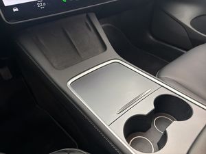 Tesla Model 3 bild 18
