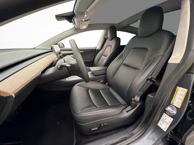 Tesla Model 3 bild 14