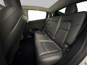 Tesla Model Y bild 16
