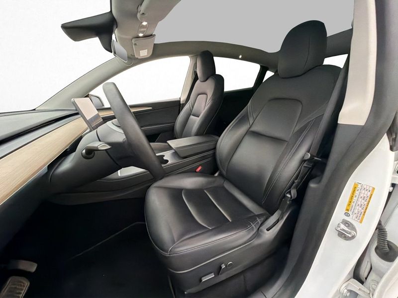 Tesla Model Y bild 14