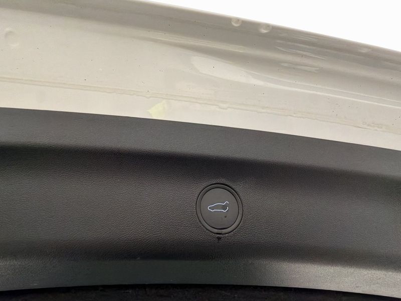 Tesla Model Y bild 13
