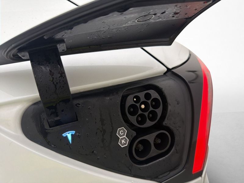 Tesla Model Y bild 10