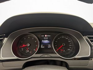 Volkswagen Passat bild 16