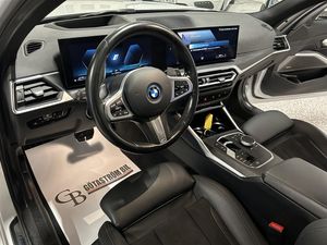 BMW 330 bild 13