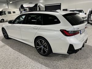 BMW 330 bild 2