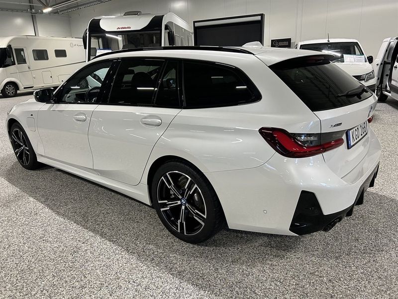 BMW 330 bild 2