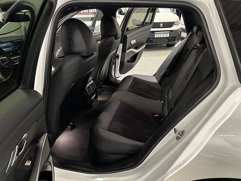 BMW 330 bild 16