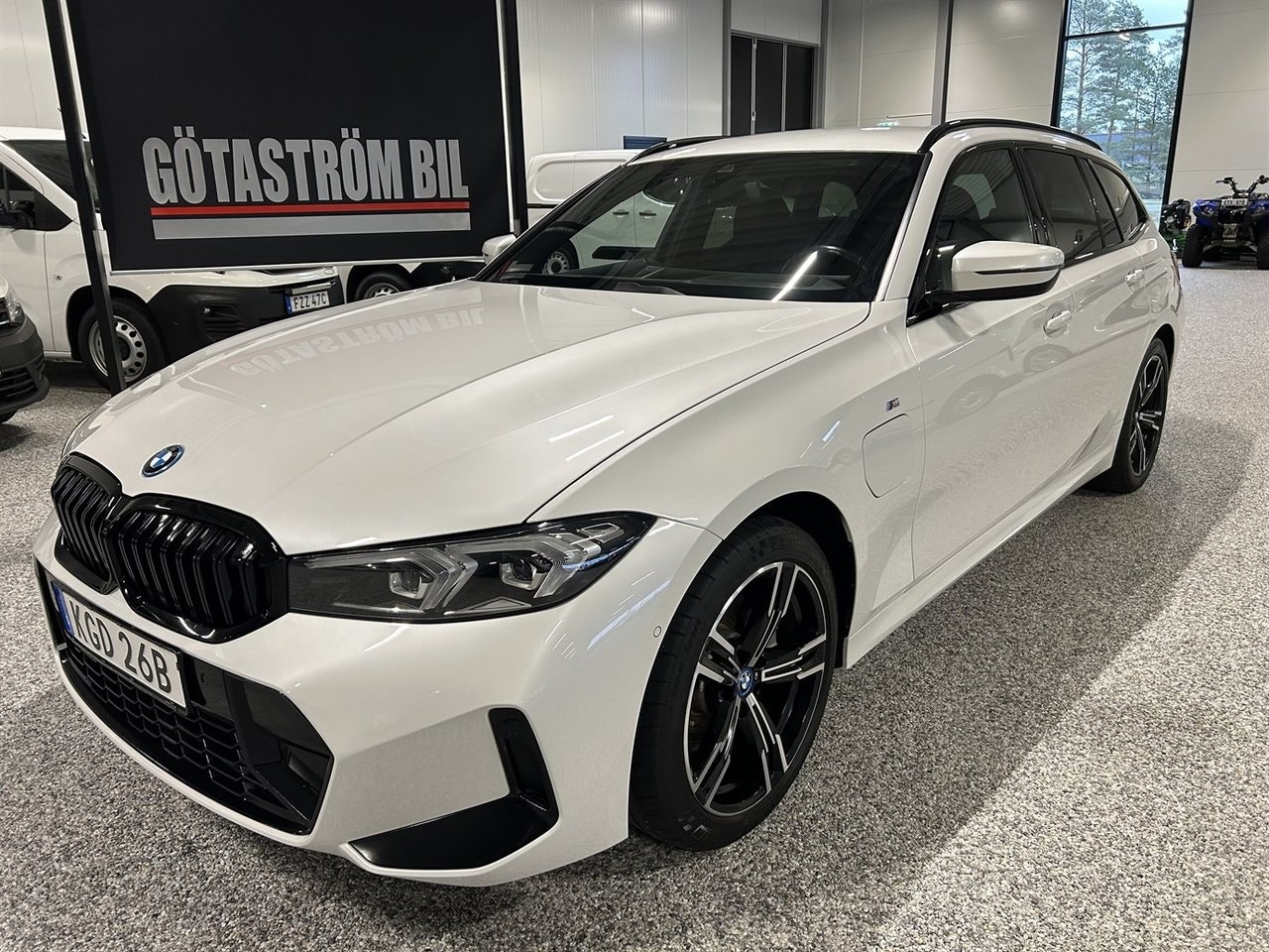 BMW 330