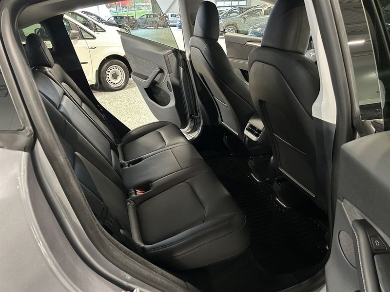 Tesla Model Y bild 19