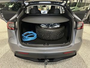 Tesla Model Y bild 16