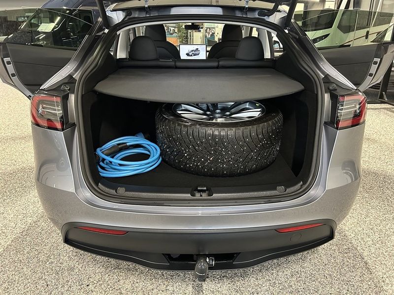 Tesla Model Y bild 16