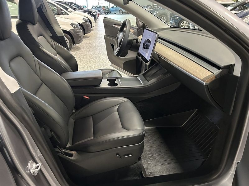 Tesla Model Y bild 20