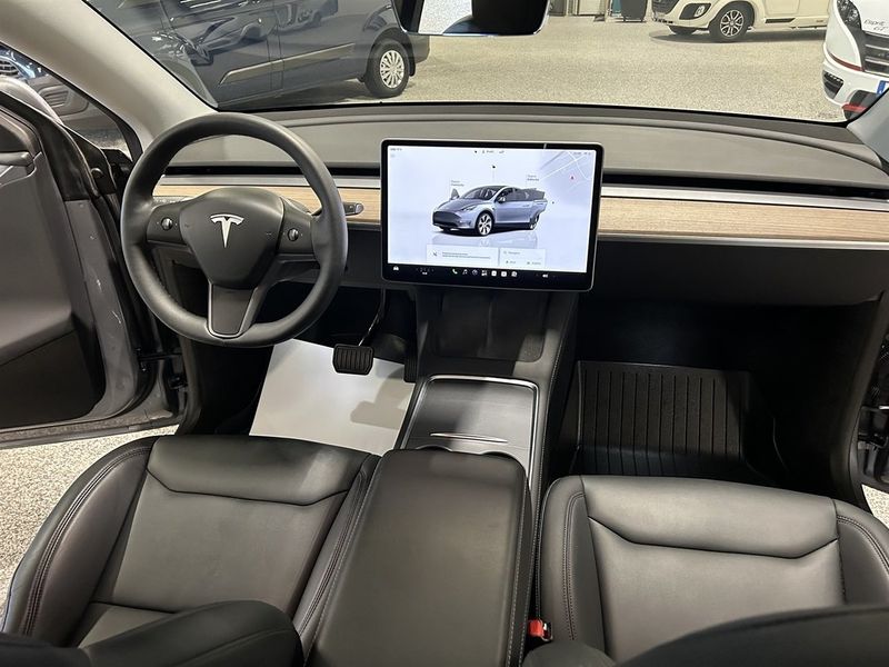 Tesla Model Y bild 21