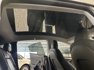 Tesla Model Y bild 22