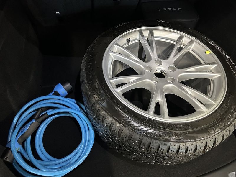 Tesla Model Y bild 17