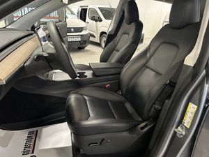 Tesla Model Y bild 14