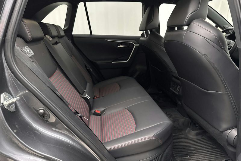 Toyota RAV4 bild 8