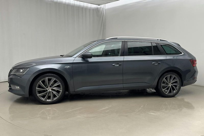 Skoda Superb bild 2