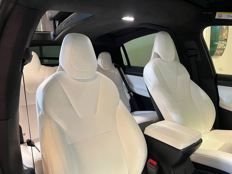Tesla Model X bild 8