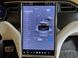 Tesla Model X bild 16