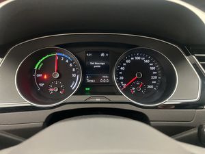 Volkswagen Passat bild 19