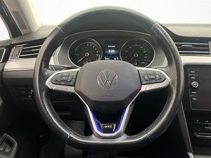 Volkswagen Passat bild 17