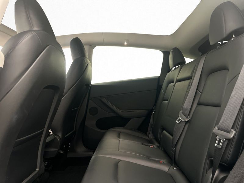 Tesla Model Y bild 31