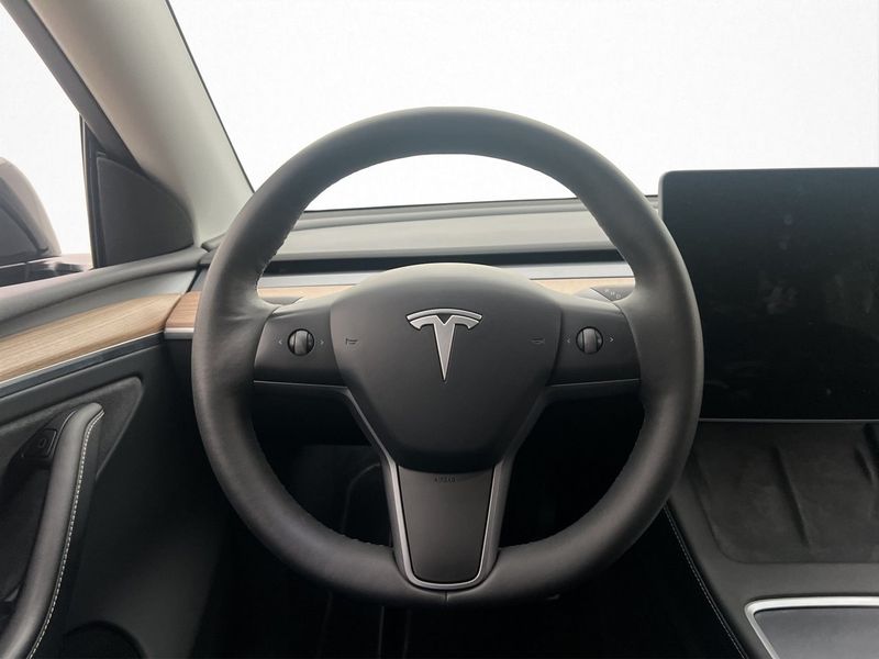 Tesla Model Y bild 16