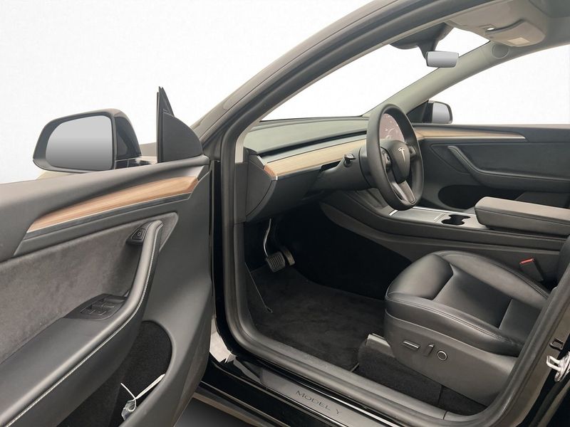 Tesla Model Y bild 14