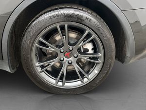 Tesla Model Y bild 33