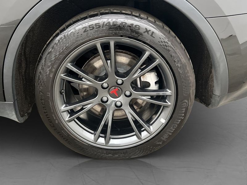 Tesla Model Y bild 33