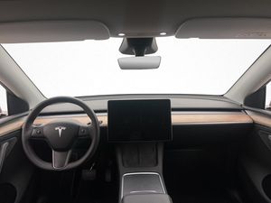 Tesla Model Y bild 17