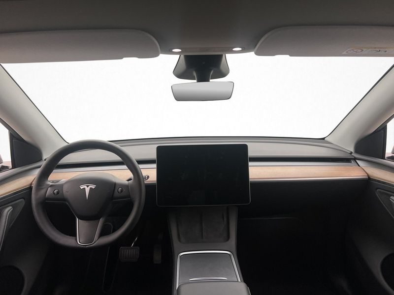 Tesla Model Y bild 17