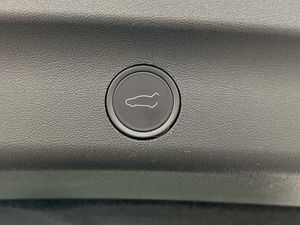 Tesla Model Y bild 12