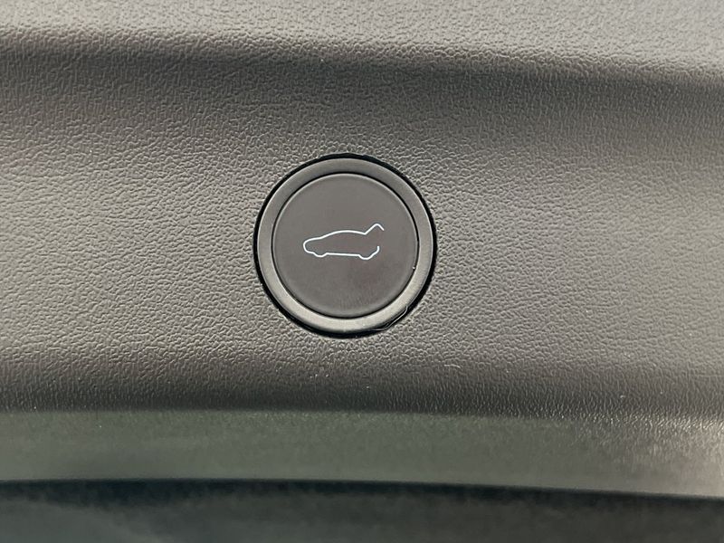 Tesla Model Y bild 12