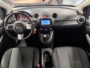Mazda 2 bild 8