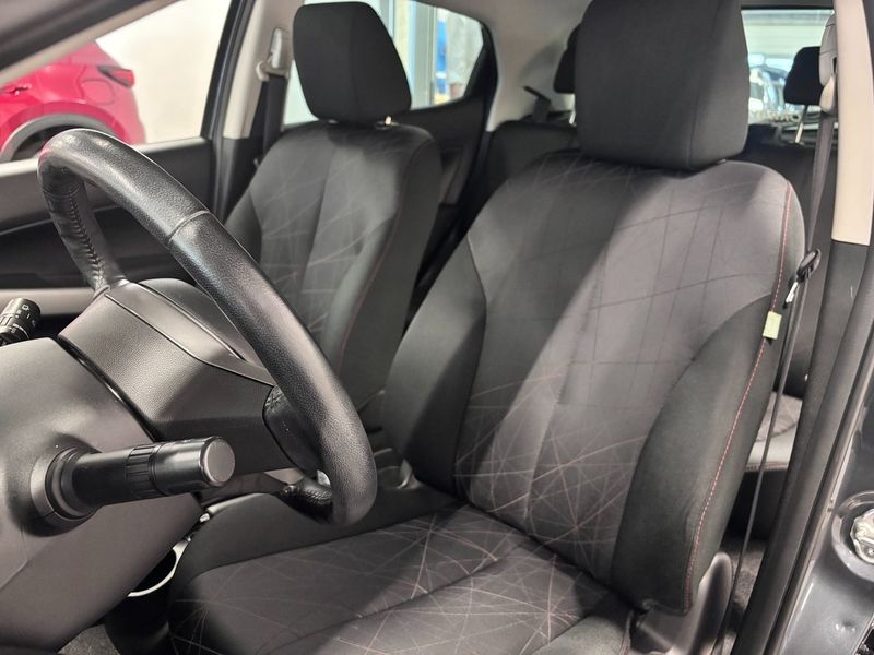 Mazda 2 bild 5