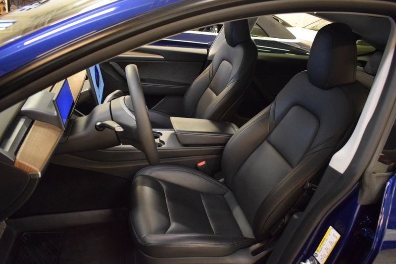 Tesla Model Y bild 9