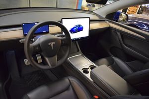 Tesla Model Y bild 7