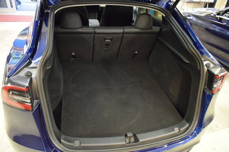 Tesla Model Y bild 19