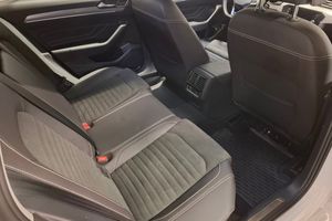Volkswagen Passat bild 13